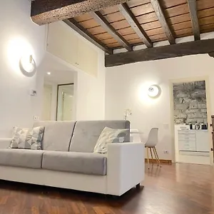 https://tower-gombitos-apartment.italymilanhotels.net